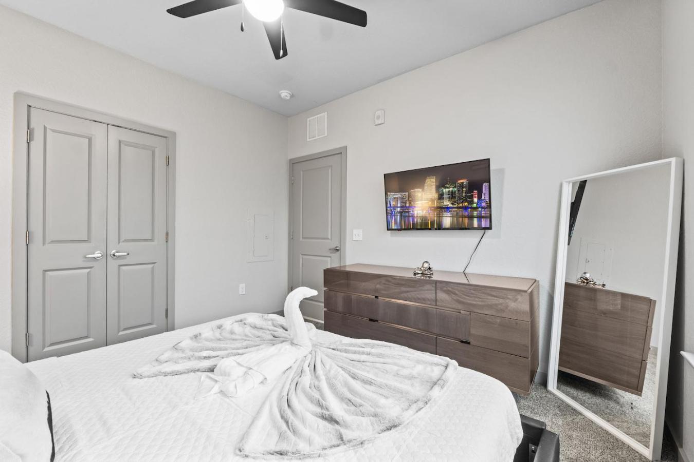 Tropicana Field 1 Bed In Downtown St Pete With Free Parking Сент-Пітерсбург Екстер'єр фото