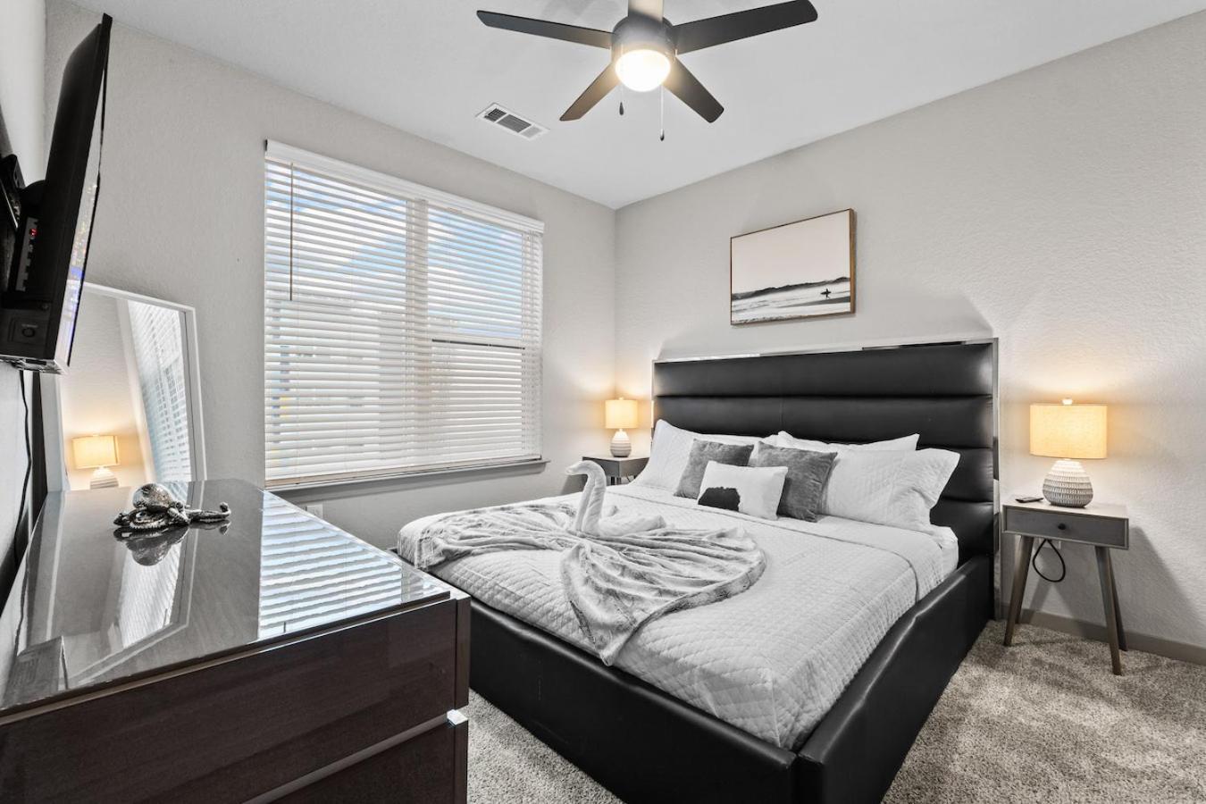 Tropicana Field 1 Bed In Downtown St Pete With Free Parking Сент-Пітерсбург Екстер'єр фото