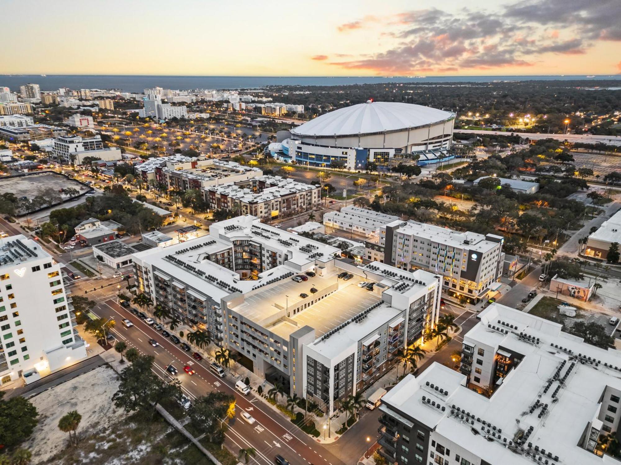 Tropicana Field 1 Bed In Downtown St Pete With Free Parking Сент-Пітерсбург Екстер'єр фото